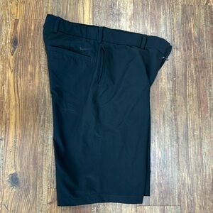 Nike adjustable waist Golf shorts Youth XL dress shorts black